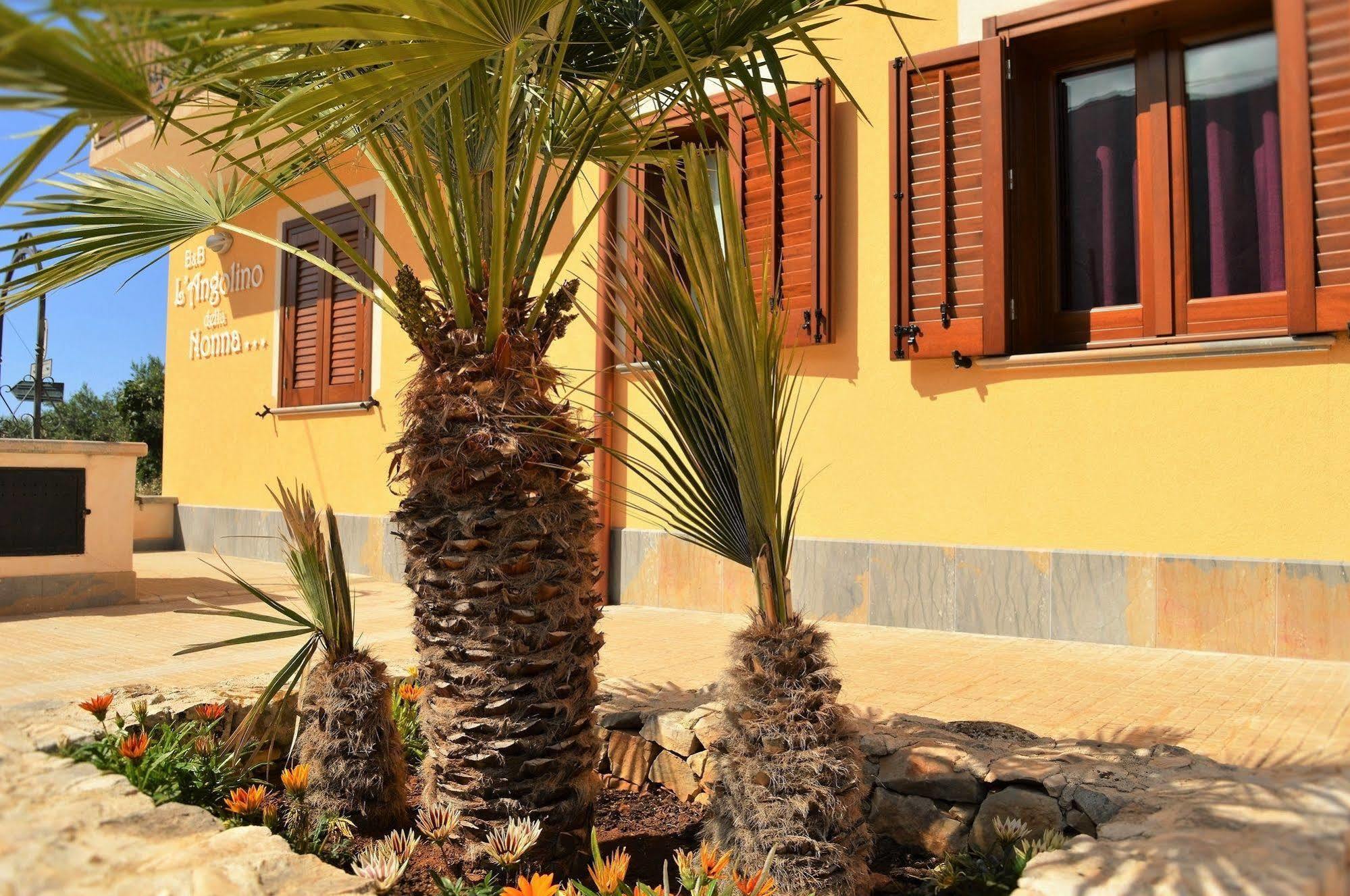 B&B L'Angolino Della Nonna Castelluzzo Exterior foto